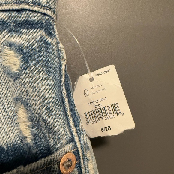 NWT GAP Bermuda shorts - Size 6 - Picture 4 of 4